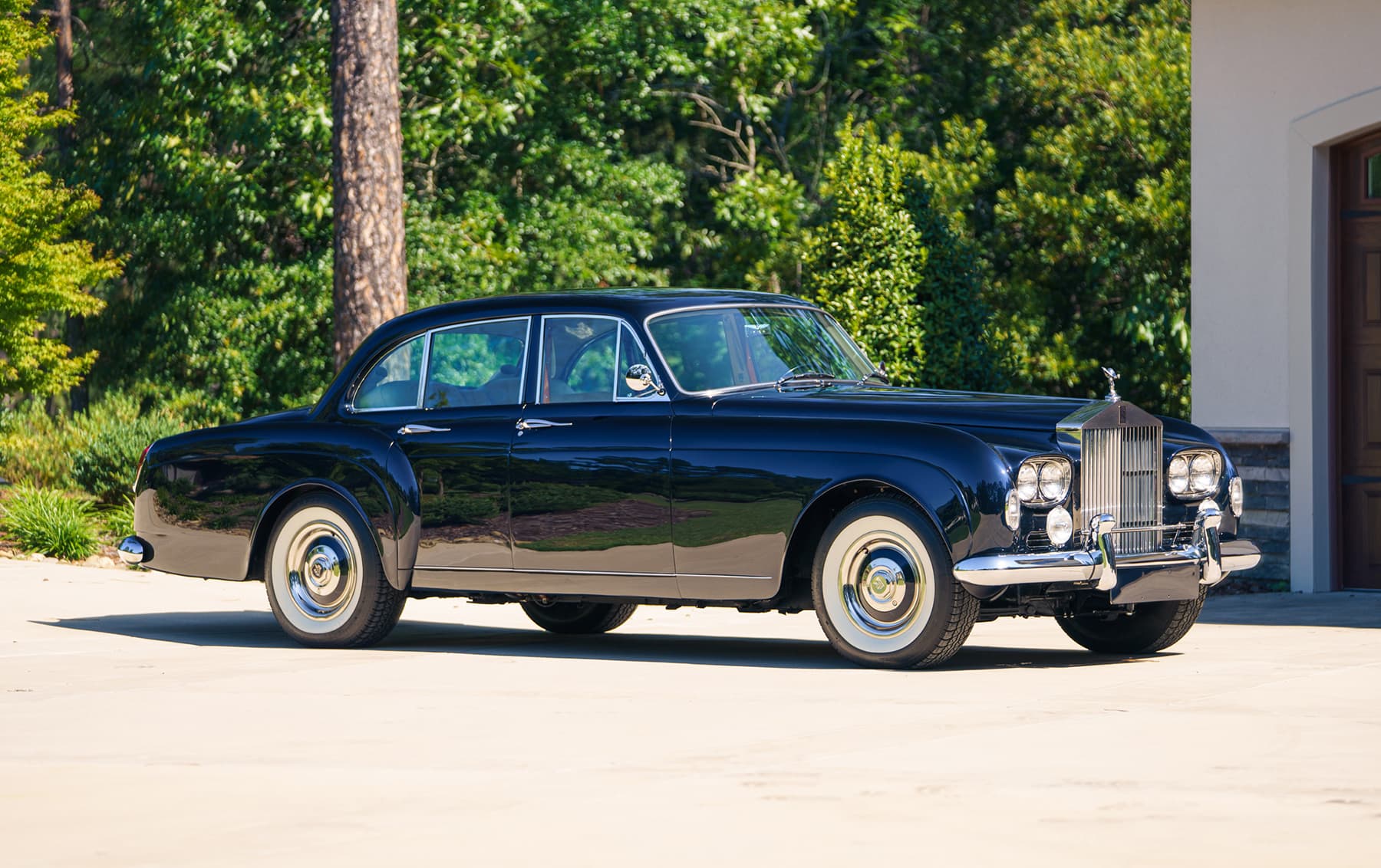 1965 Rolls-Royce Silver Cloud III Flying Spur sold for $291,000