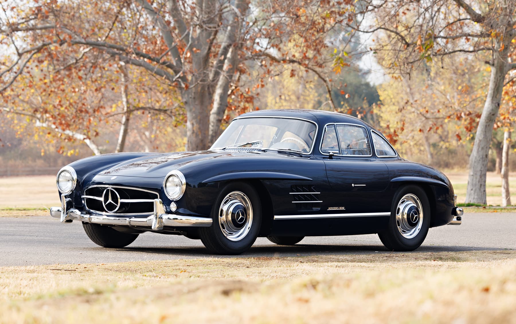 1955 Mercedes-Benz 300 SL Gullwing sold for $1,501,000
