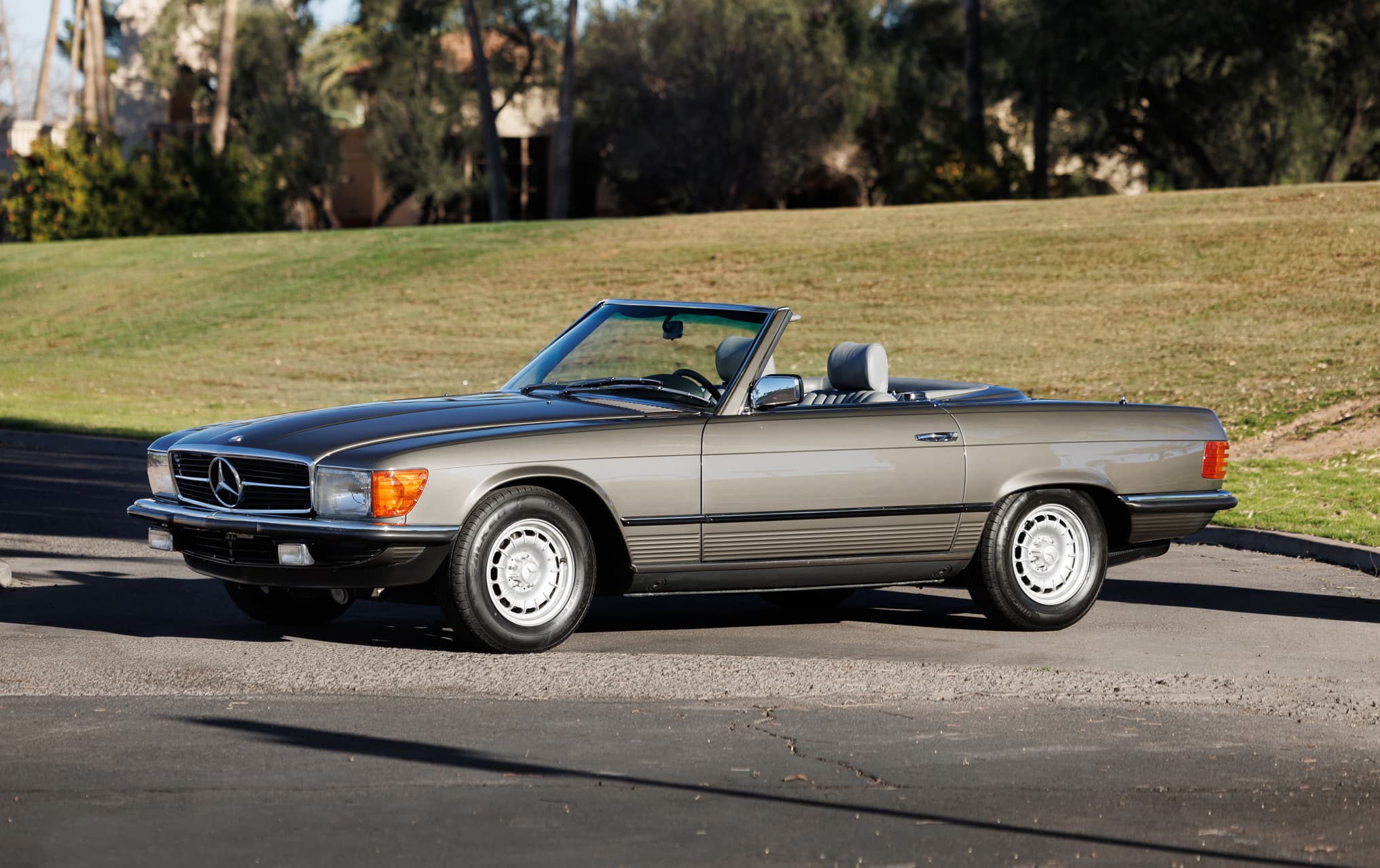 1984 Mercedes-Benz 280 SL sold for $84,000
