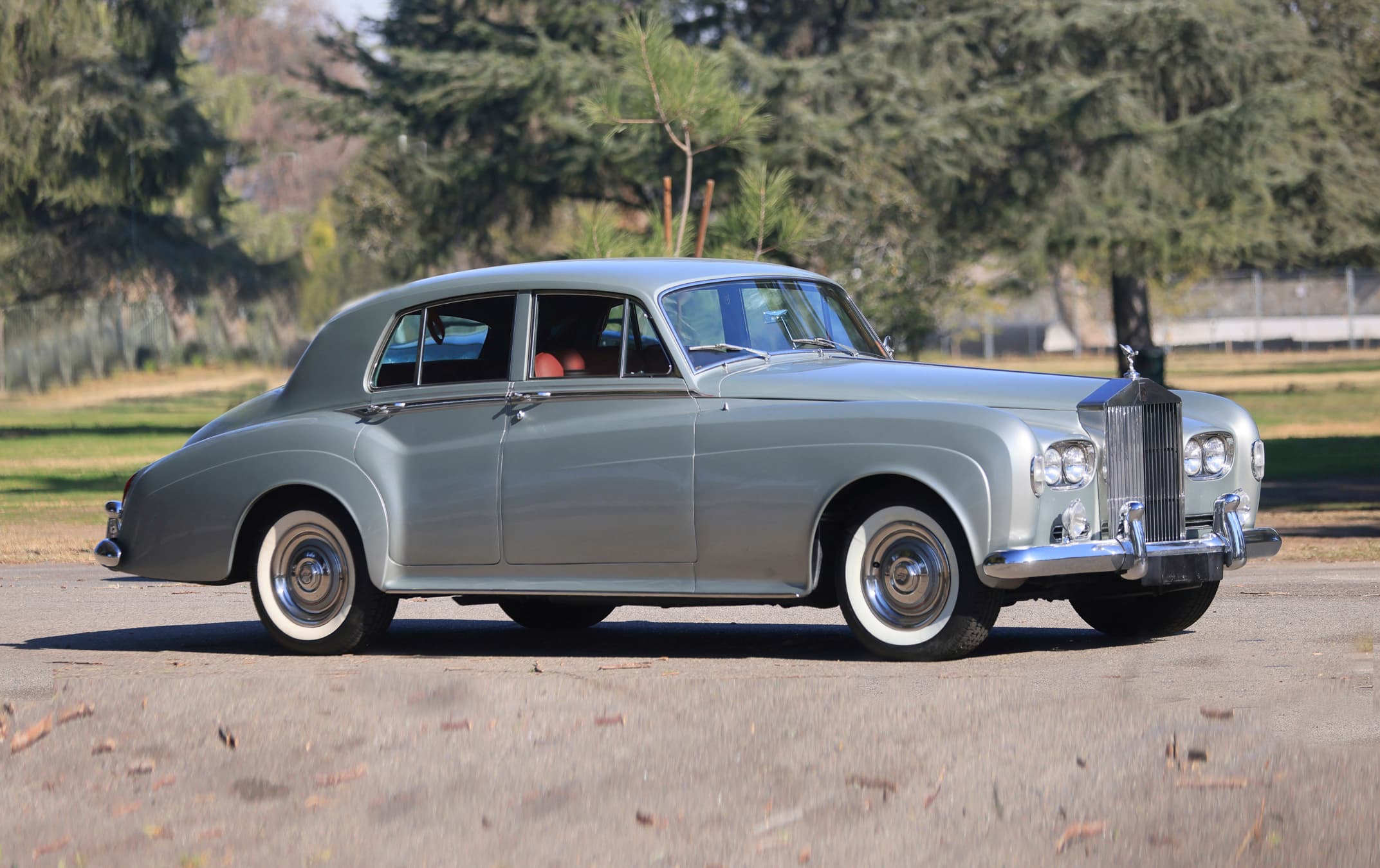 1965 Rolls-Royce Silver Cloud III Saloon sold for $44,800