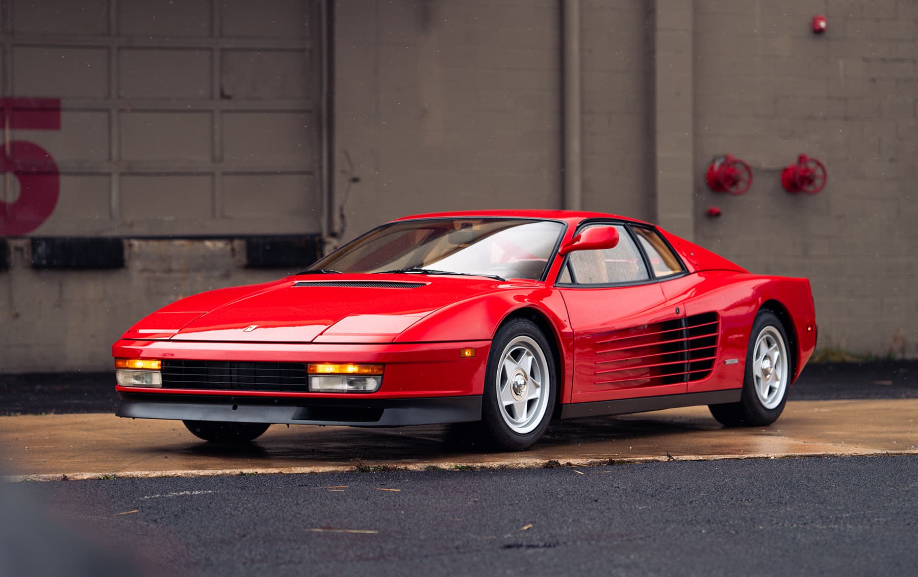 1986 Ferrari Testarossa sold for $190,400