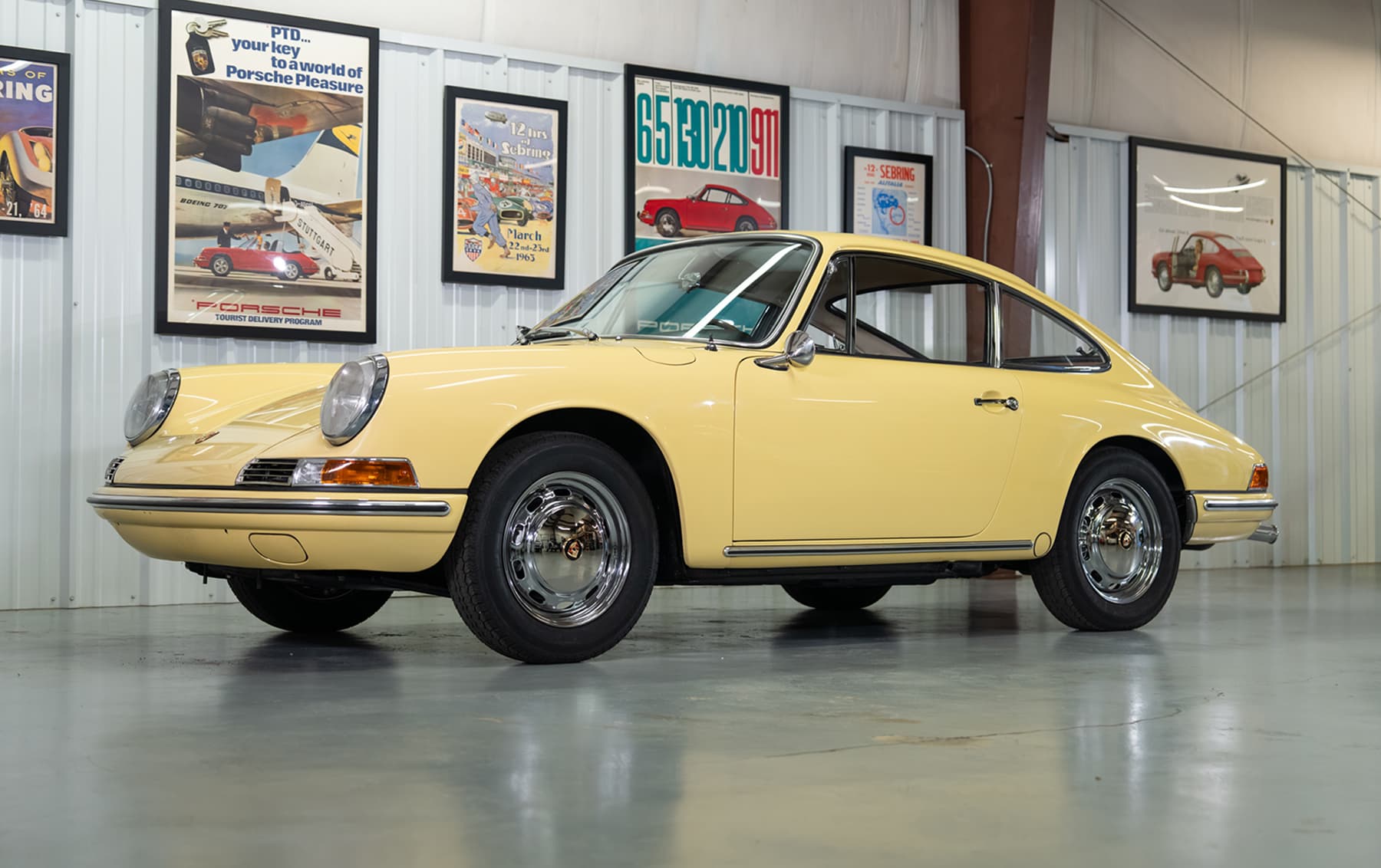 1965 Porsche 911 sold for $173,600