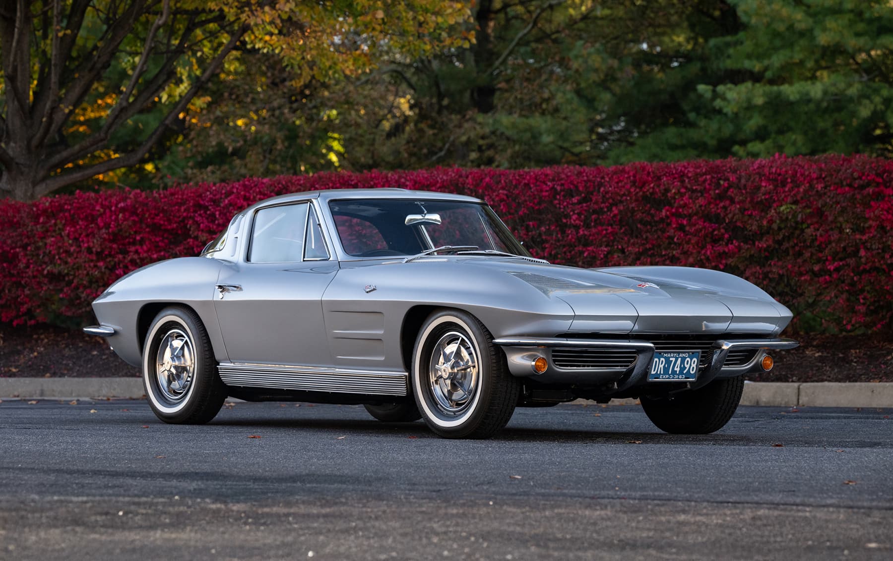 1963 Chevrolet Corvette 327/340 Split-Window Coupe sold for $257,600