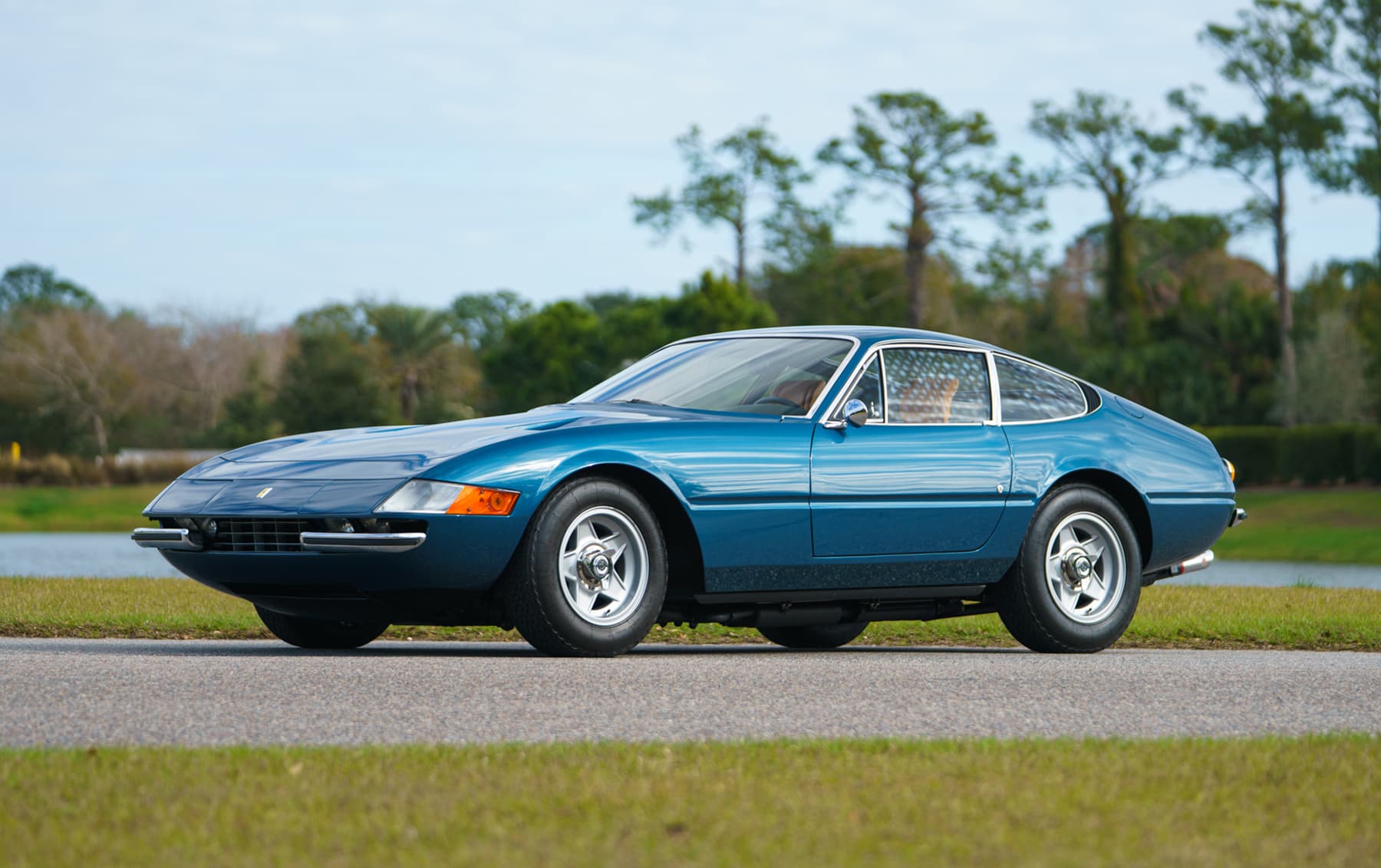 1972 Ferrari 365 GTB/4 Daytona sold for $786,000