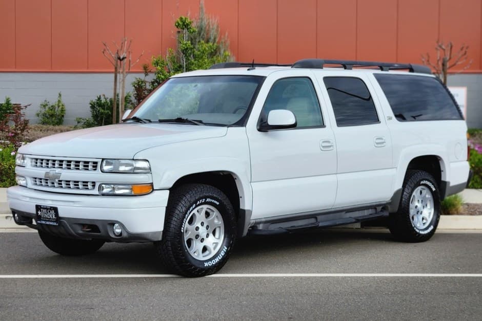 2002 Chevrolet Suburban (GMT800 2000-2006) sold for $12,950