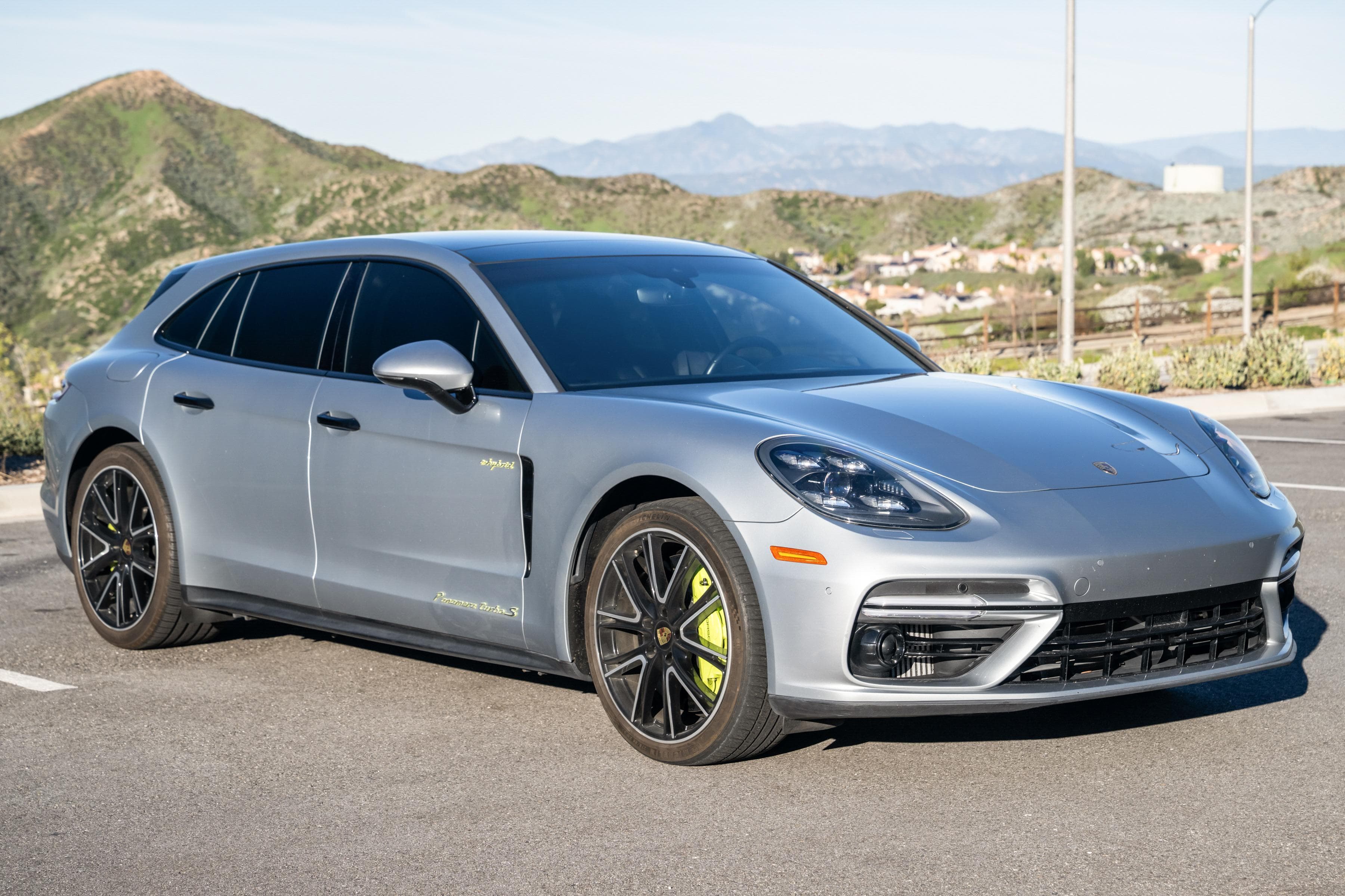 2018 Porsche Panamera sold for $73,500