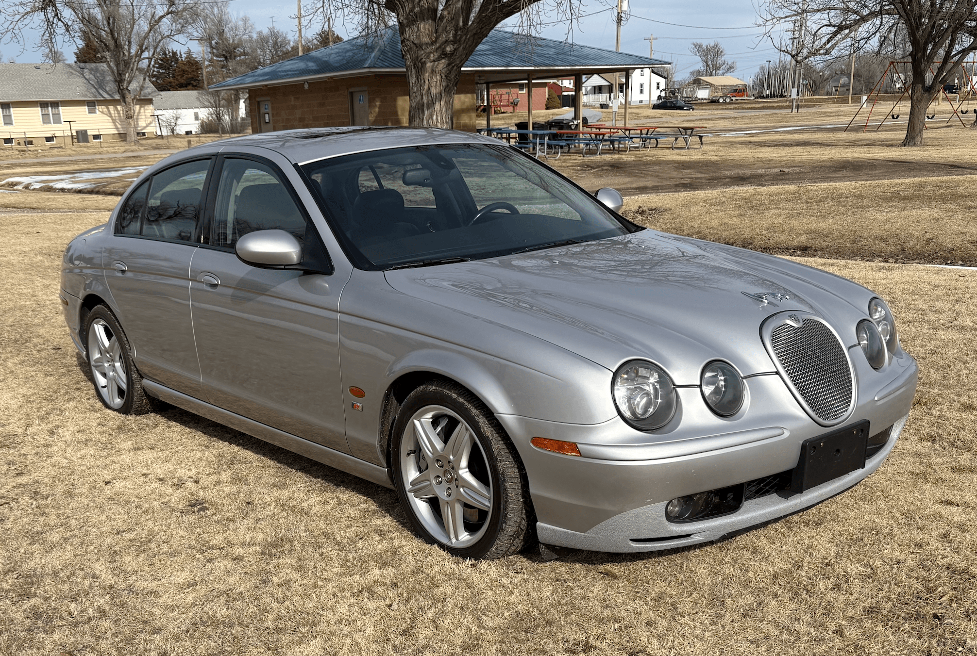 2003 Jaguar S-Type R sold for $9,420
