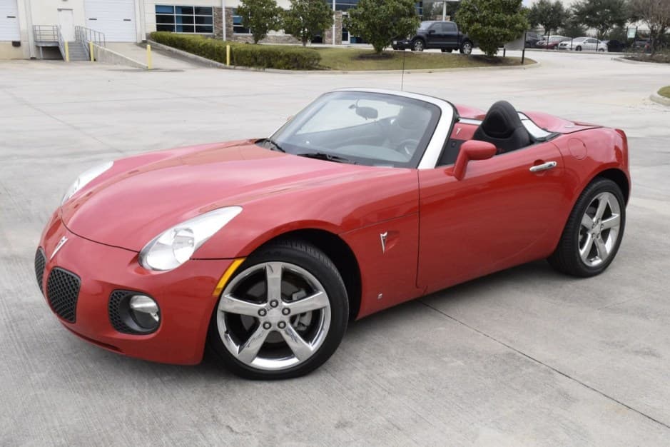 2007 Pontiac Solstice sold for $10,501