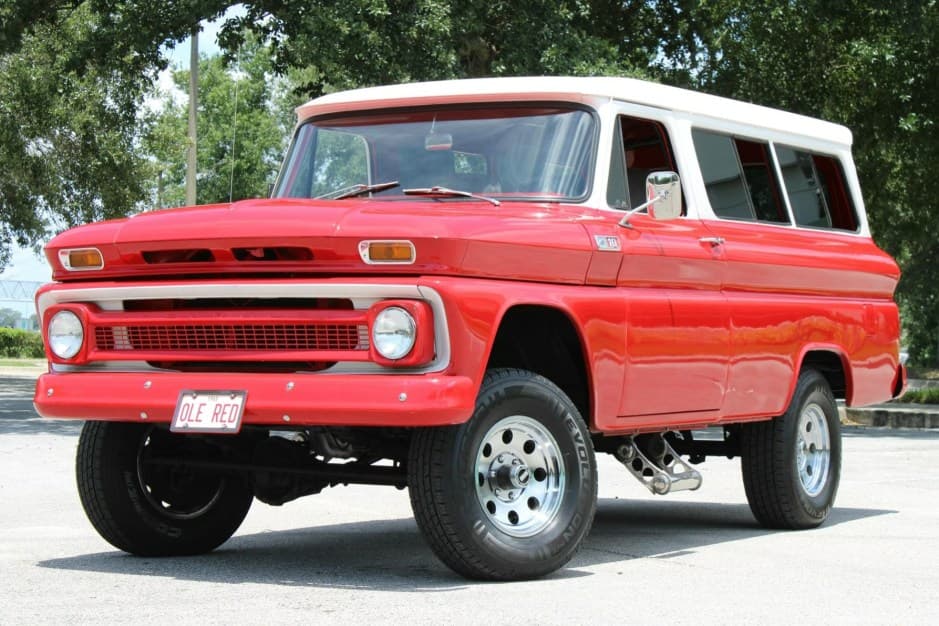 1965 Chevrolet Suburban (1960-1966) sold for $25,250