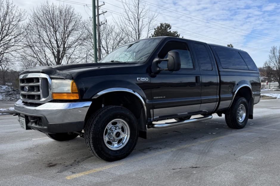2001 Ford Super Duty 1999-2007 sold for $13,750