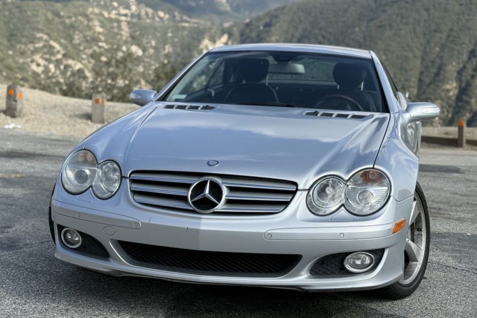 2008 Mercedes-Benz R230 SL sold for $15,205