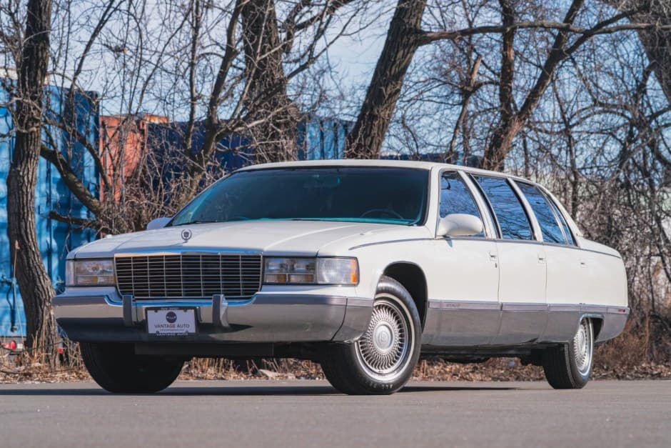 1996 Cadillac Fleetwood 1985-1996 sold for $12,250