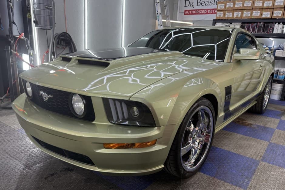 2005 Ford Mustang S197 2005-2014 sold for $20,444