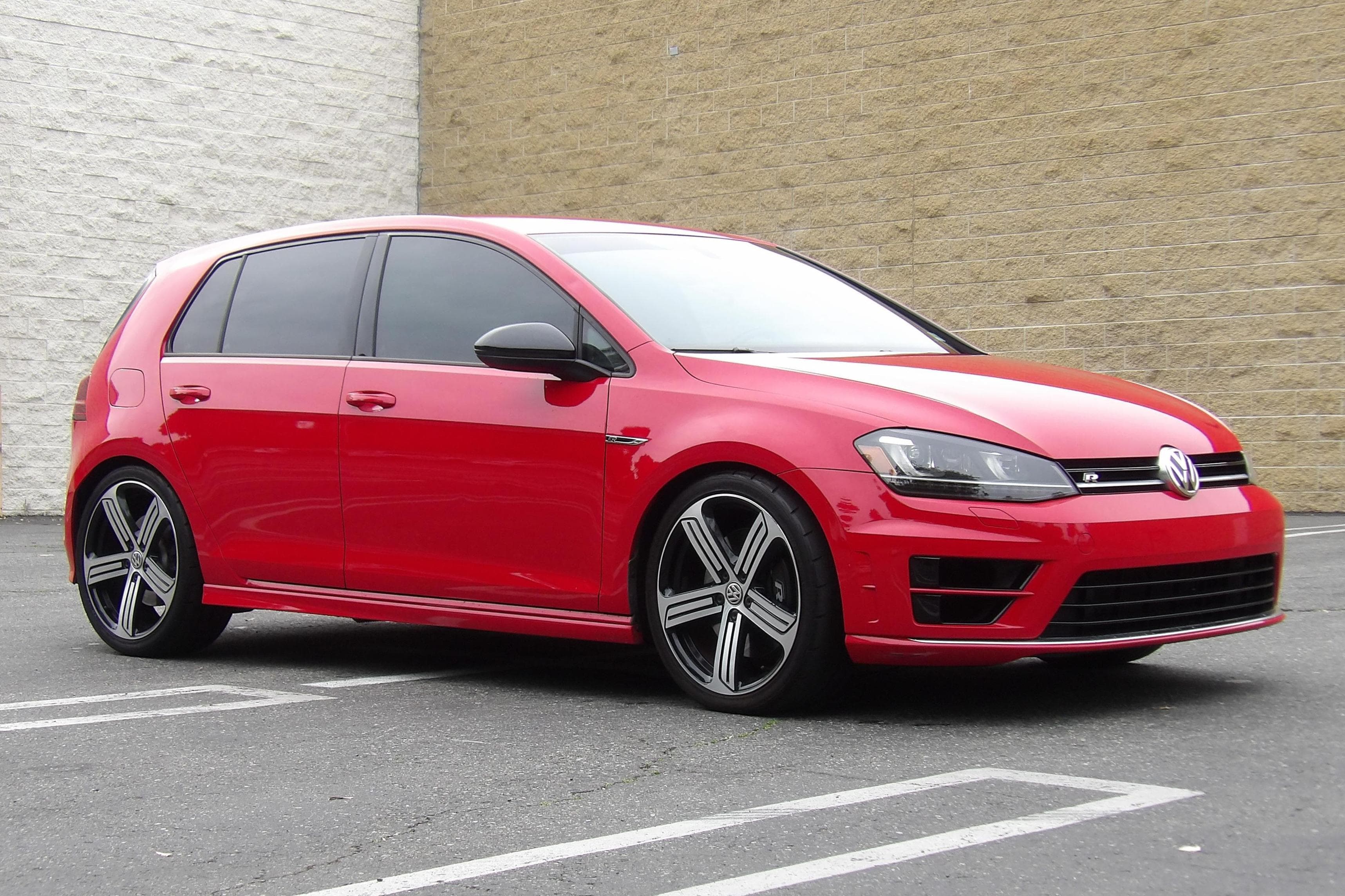 2016 Volkswagen Golf R sold for $16,000