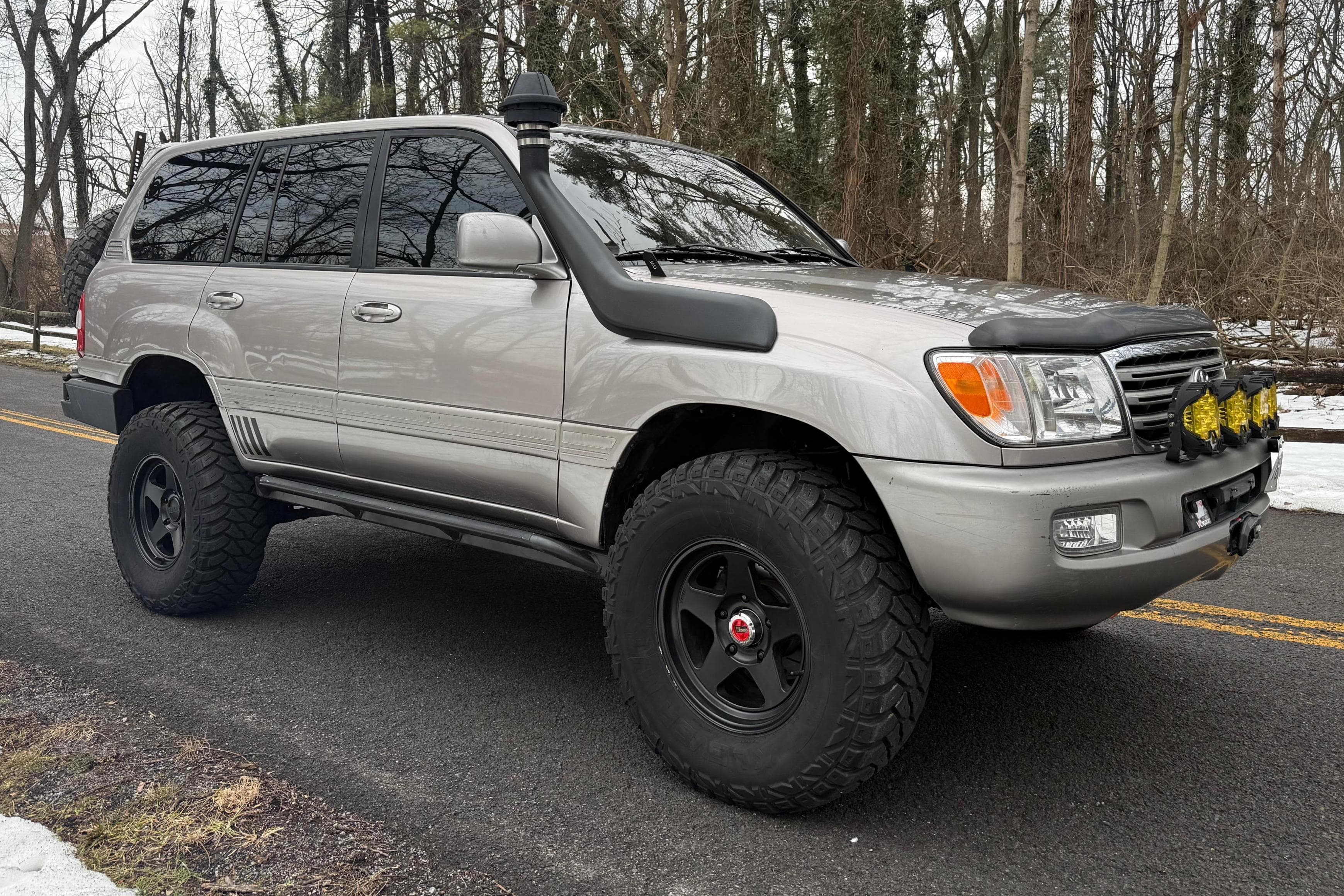 2004 Toyota Land Cruiser sold for $21,000
