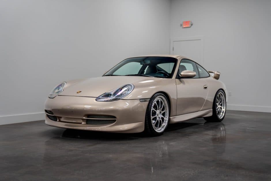 1999 Porsche 996 911 Carrera sold for $43,300