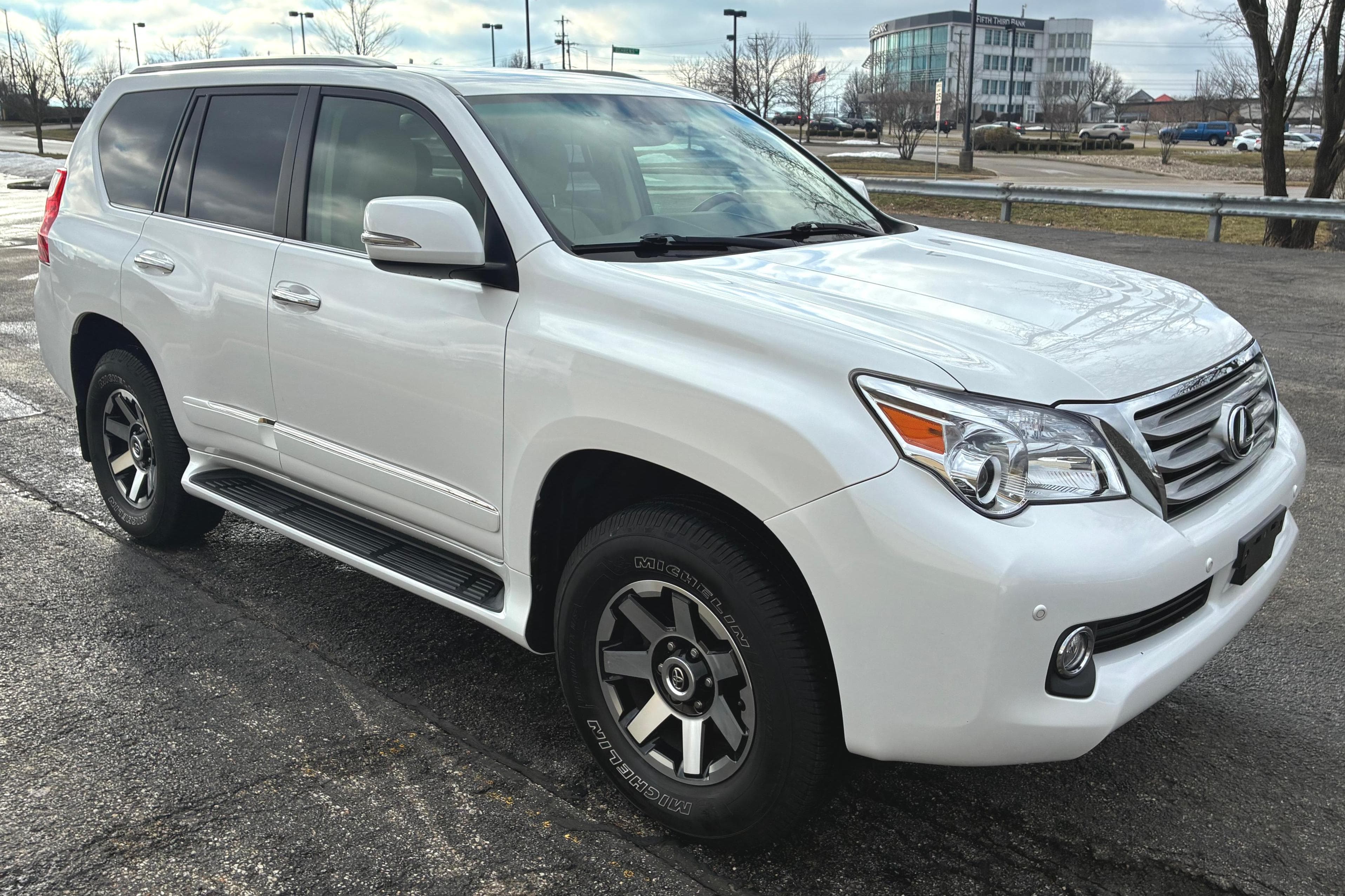 2013 Lexus GX sold for $22,300