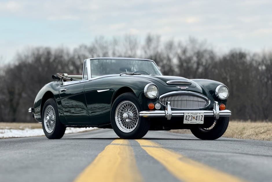 1965 Austin-Healey 3000 sold for $70,600