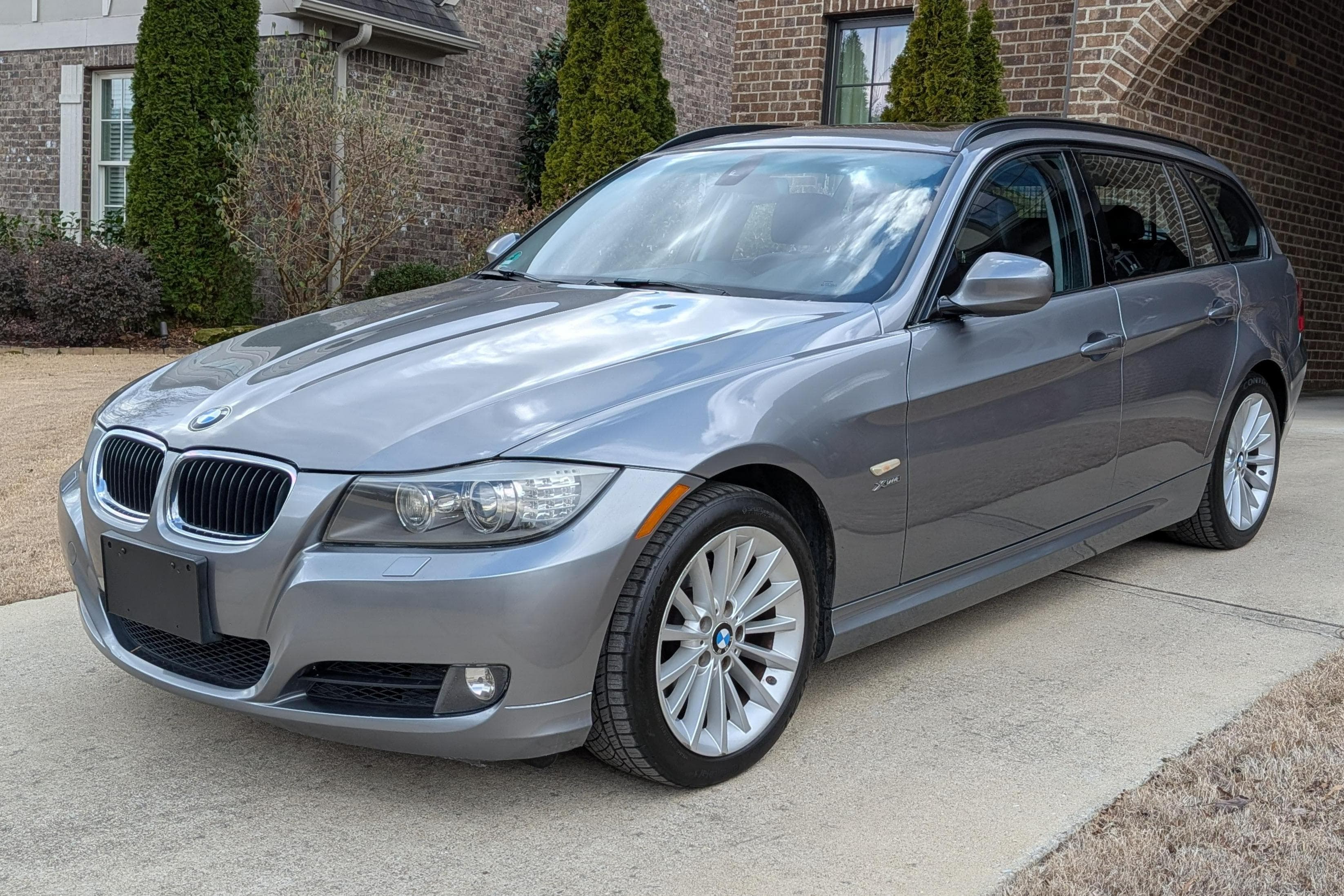 2011 BMW 3 Series sold for $11,350
