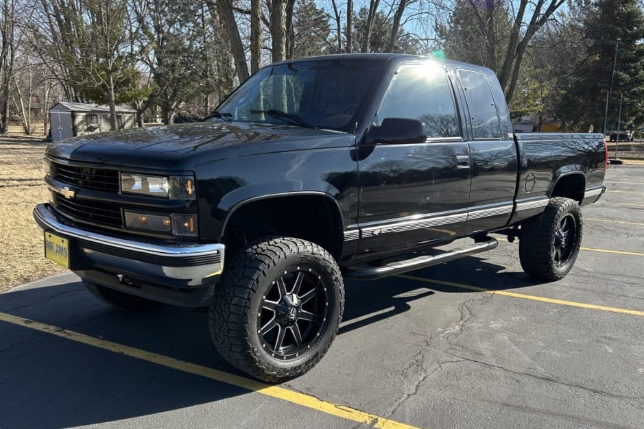 1995 Chevrolet C/K GMT400 (1988-2002) sold for $9,900