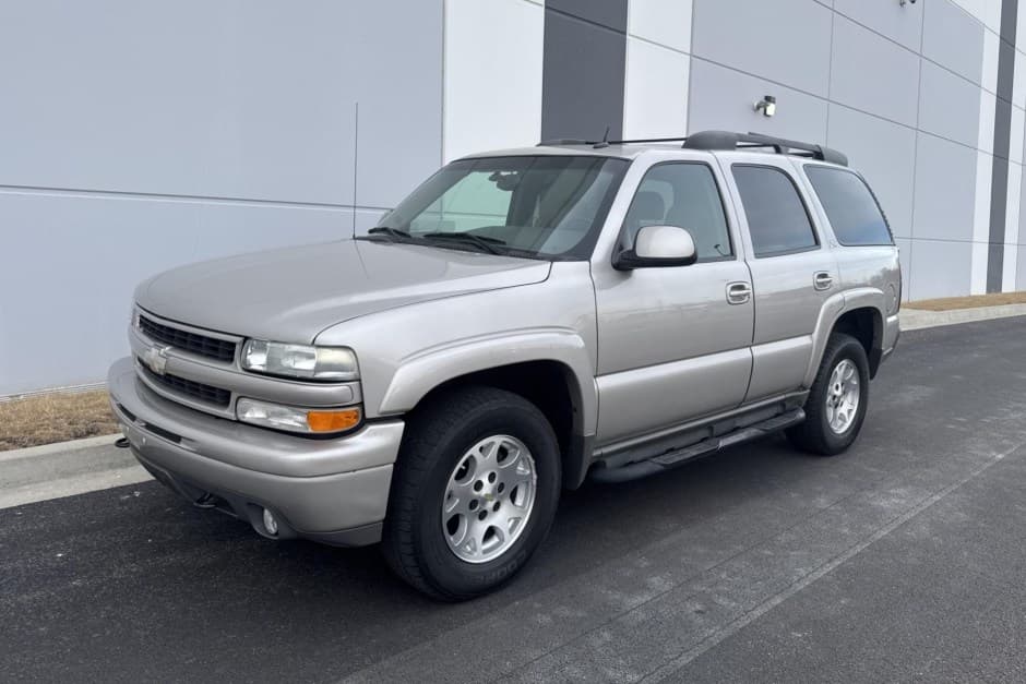 2004 Chevrolet Tahoe GMT800 sold for $20,000