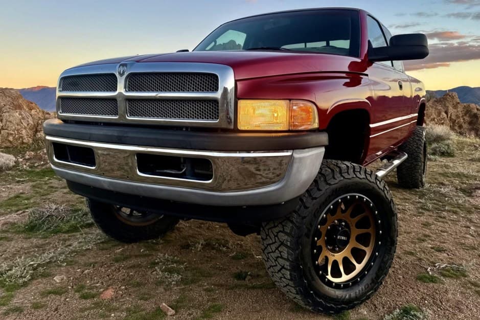1998 Dodge Ram HD (1994-2002) sold for $12,500