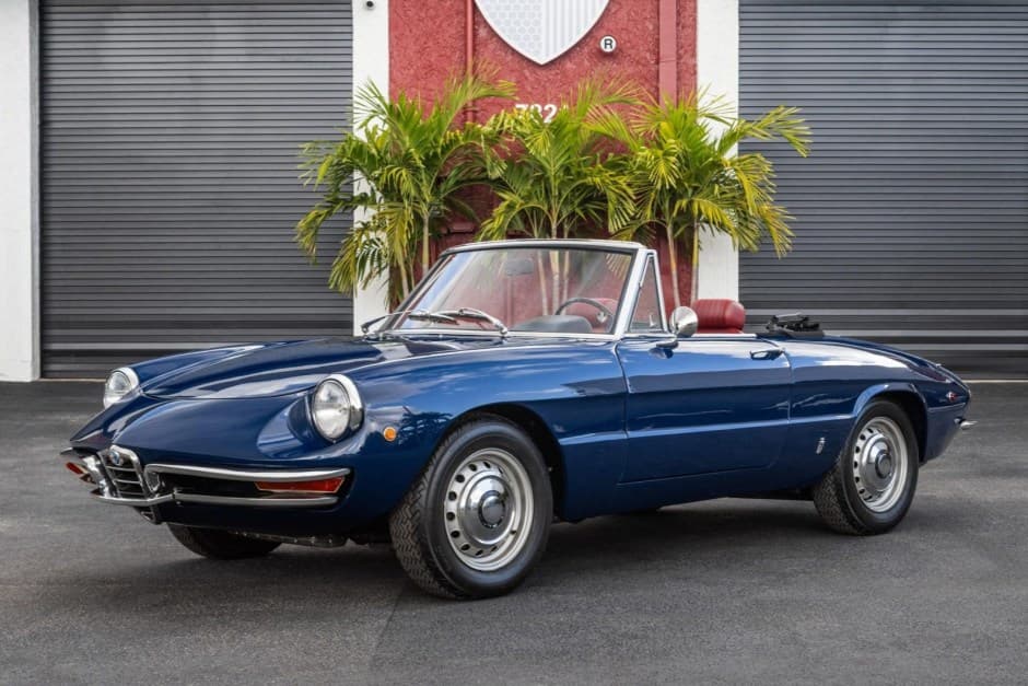 1970 Alfa Romeo 105/115 Spider Series 1 sold for $74,000