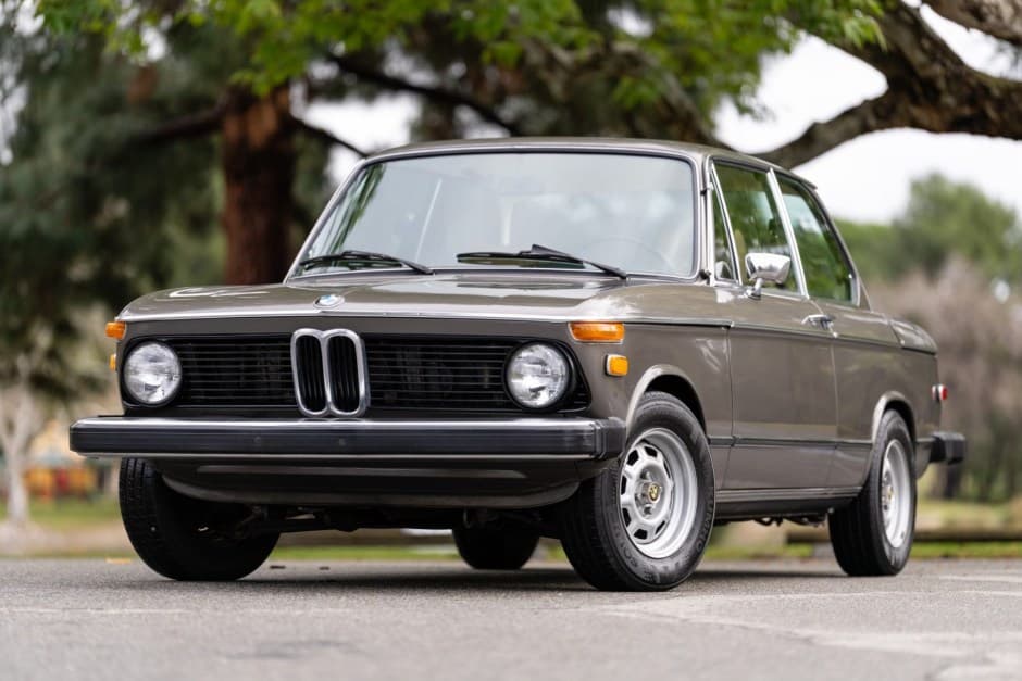 1974 BMW 2002tii sold for $37,002