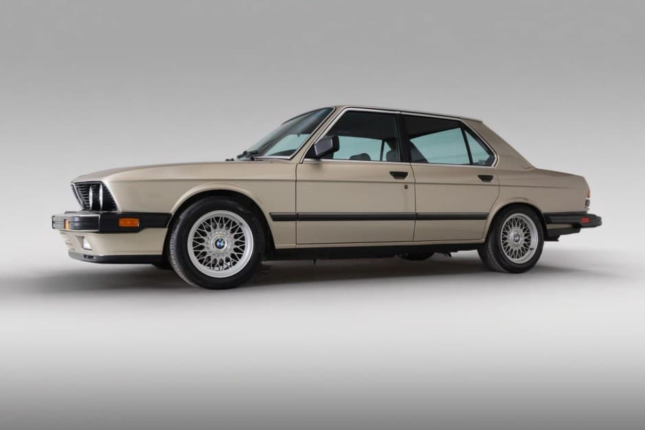1985 BMW E28 5-Series sold for $16,750