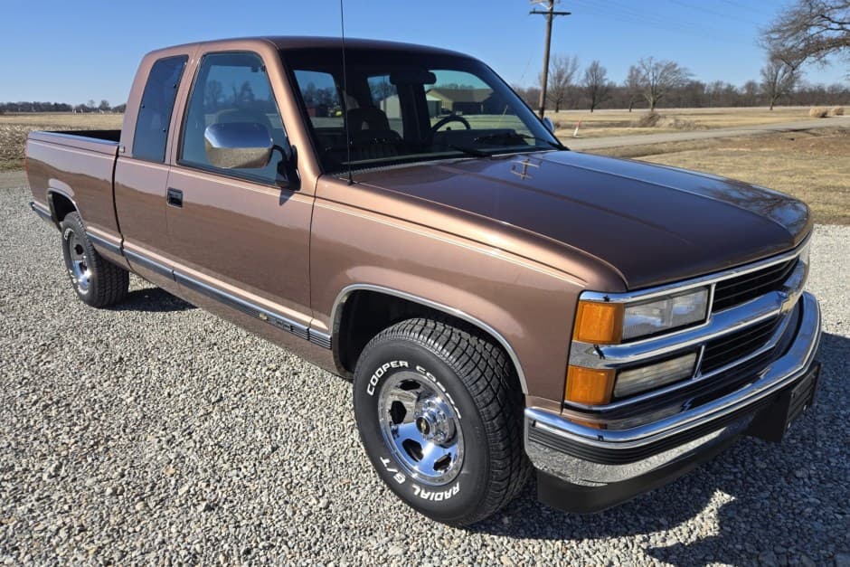 1994 Chevrolet C/K GMT400 (1988-2002) sold for $19,000