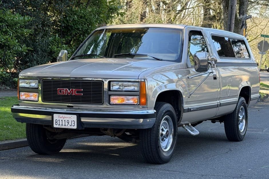 1990 GMC Sierra (GMT400 1988-2002) sold for $8,250