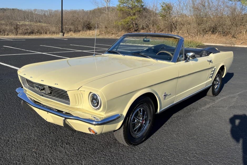 1966 Ford Mustang 1964.5-1966 sold for $21,250