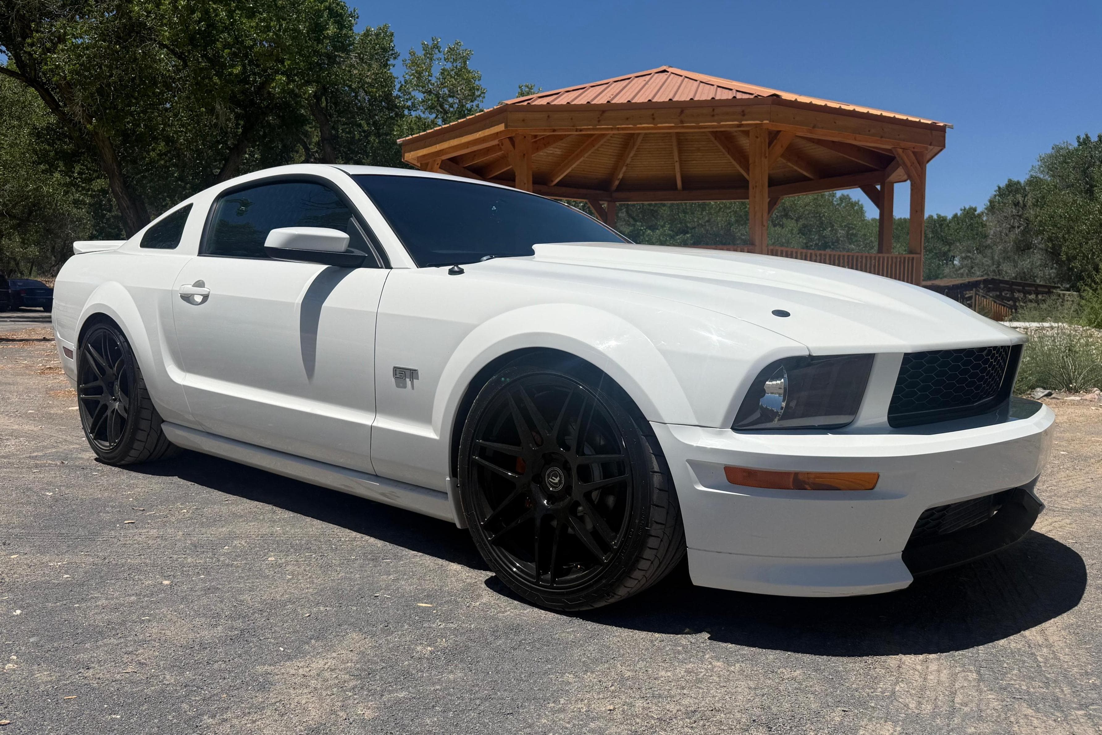 2006 Ford Mustang sold for $12,606