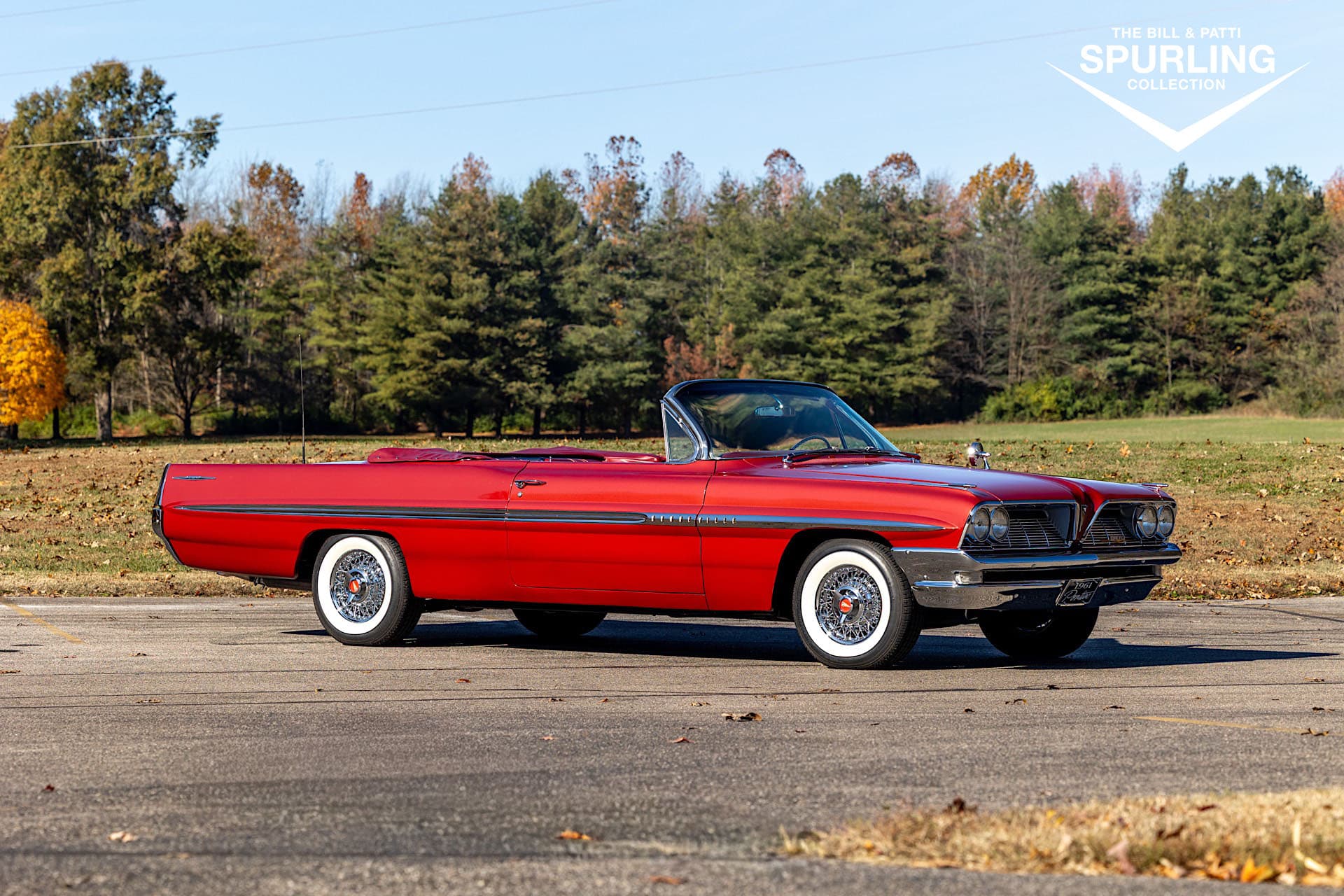1961 Pontiac Bonneville sold for $33,333