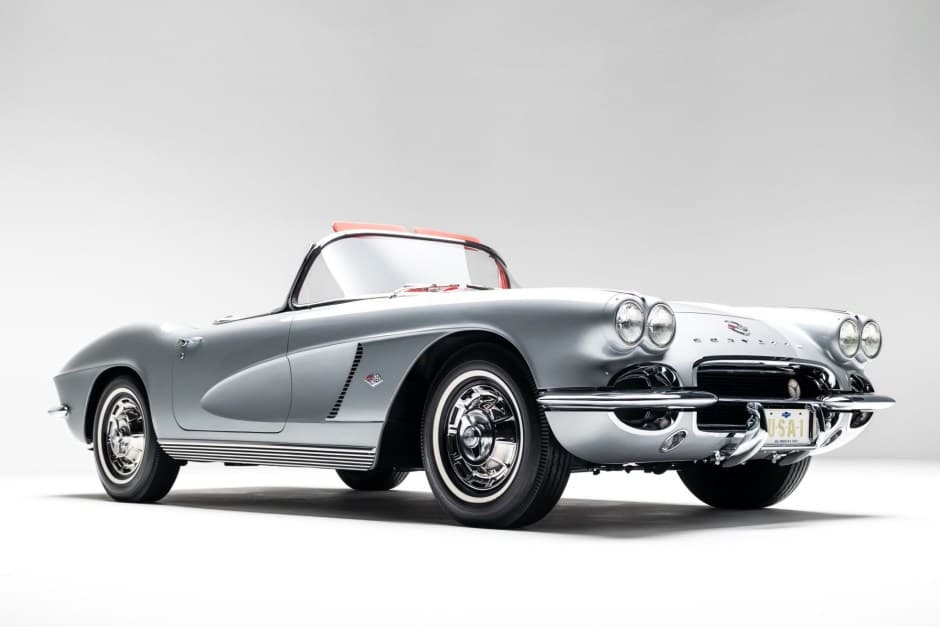 1962 Chevrolet Corvette C1 (1961-1962) sold for $88,000