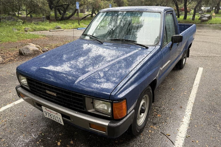1985 Toyota Pickup (N50/N60/N70 1984-1988) sold for $14,000
