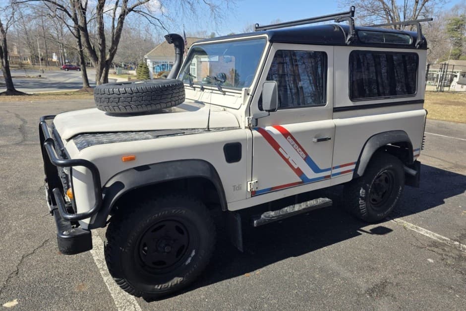 1991 Land Rover 90 / Defender 90 (Euro Spec) sold for $14,750