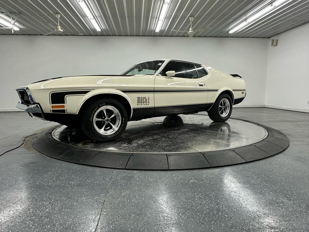 1971 Ford Mustang Fastback sold for $38,850