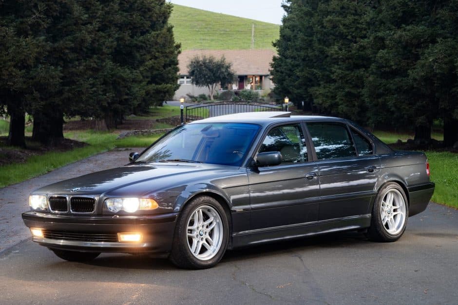 2001 BMW E38 7-Series sold for $29,750