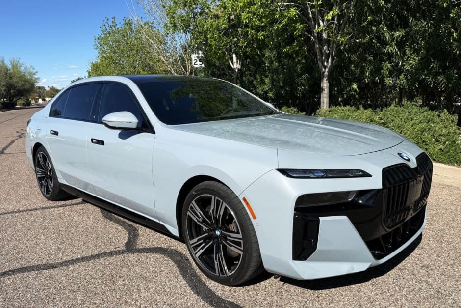 2025 BMW G70 7-Series sold for $85,008