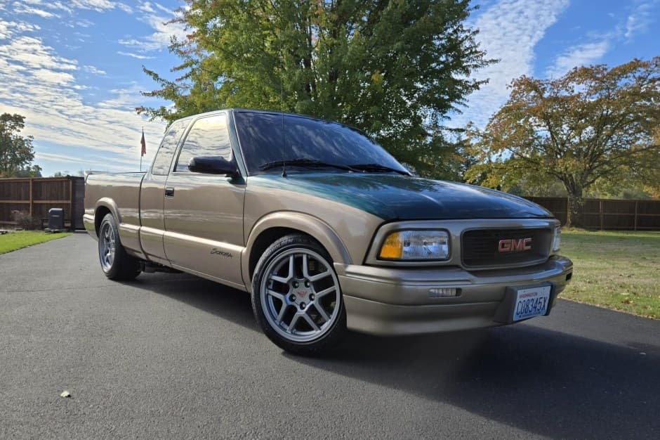 1996 GMC Sonoma (1994-2004) sold for $10,300