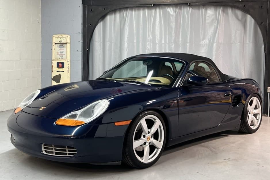1999 Porsche 986 Boxster sold for $12,751