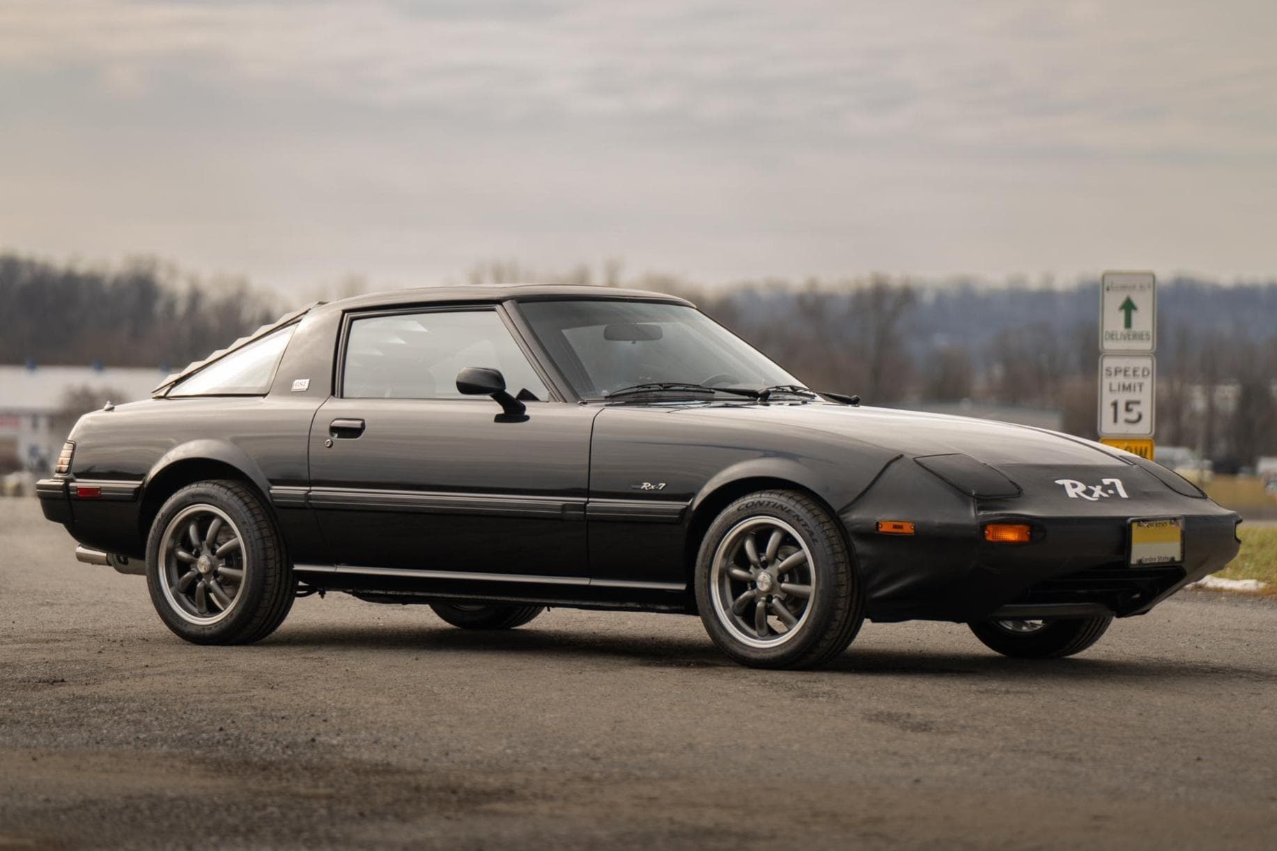 1983 Mazda FB RX-7 sold for $25,800
