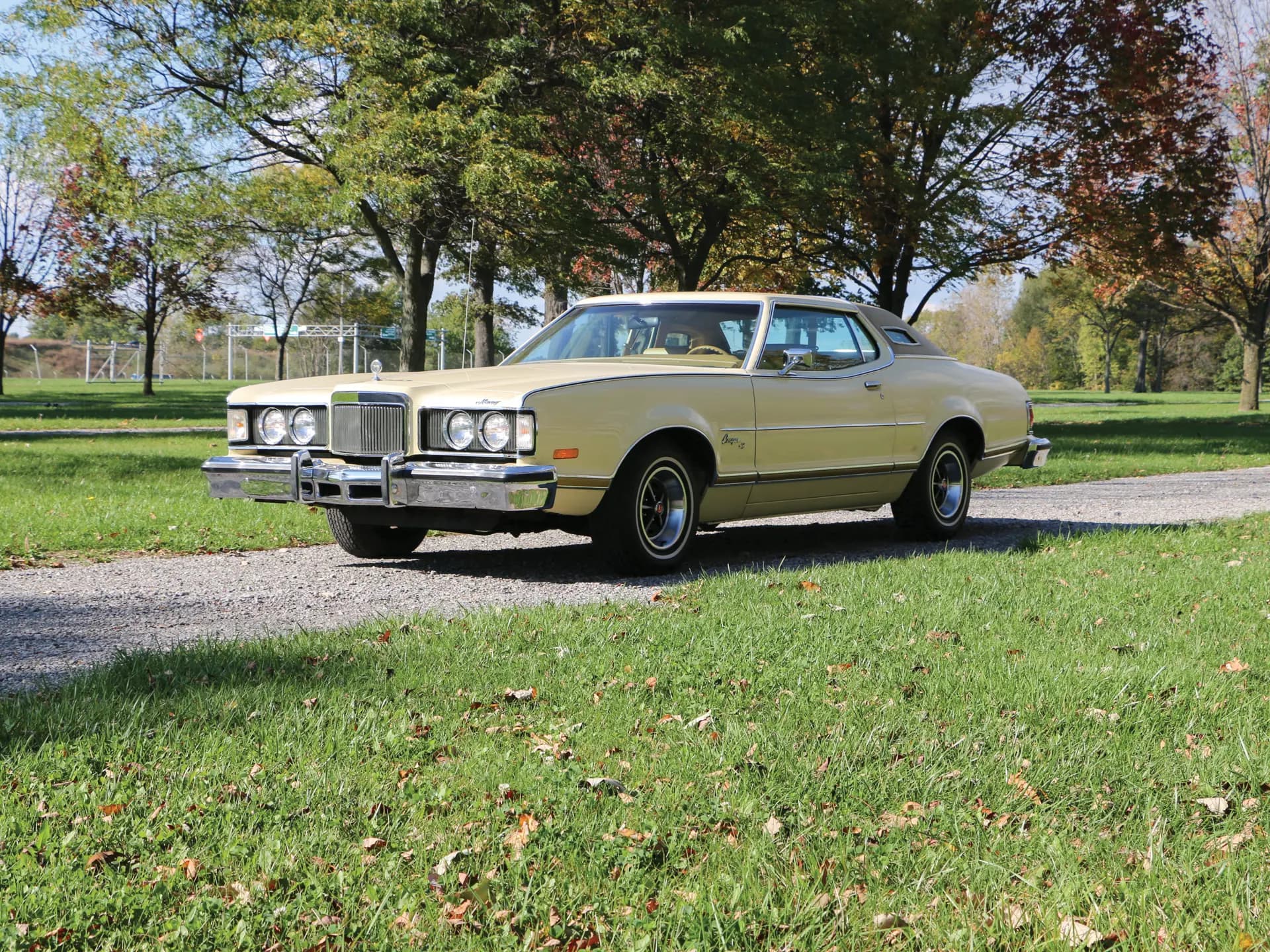 1976 Mercury Cougar XR7 sold for $7,975