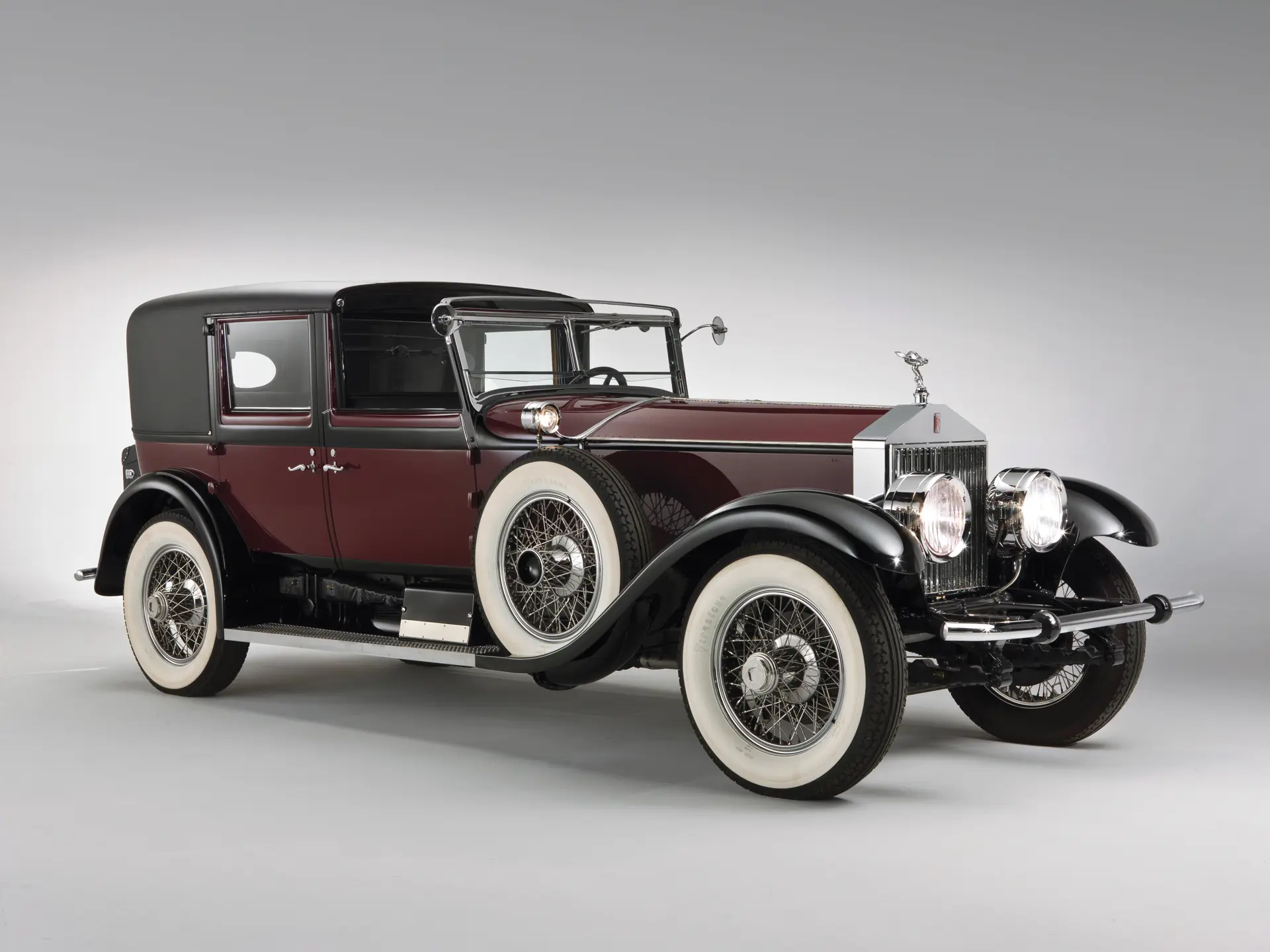 1928 Rolls-Royce Phantom I Étoile Town Car sold for $335,000