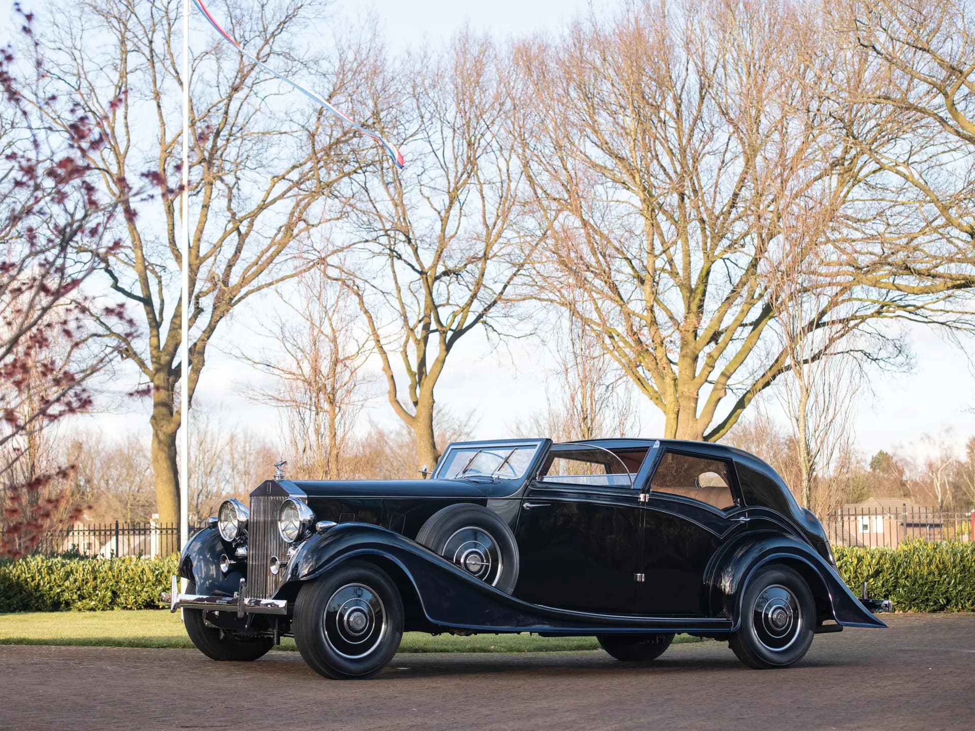1936 Rolls-Royce Phantom III Sedanca de Ville in the style of Inskip sold for €149,500