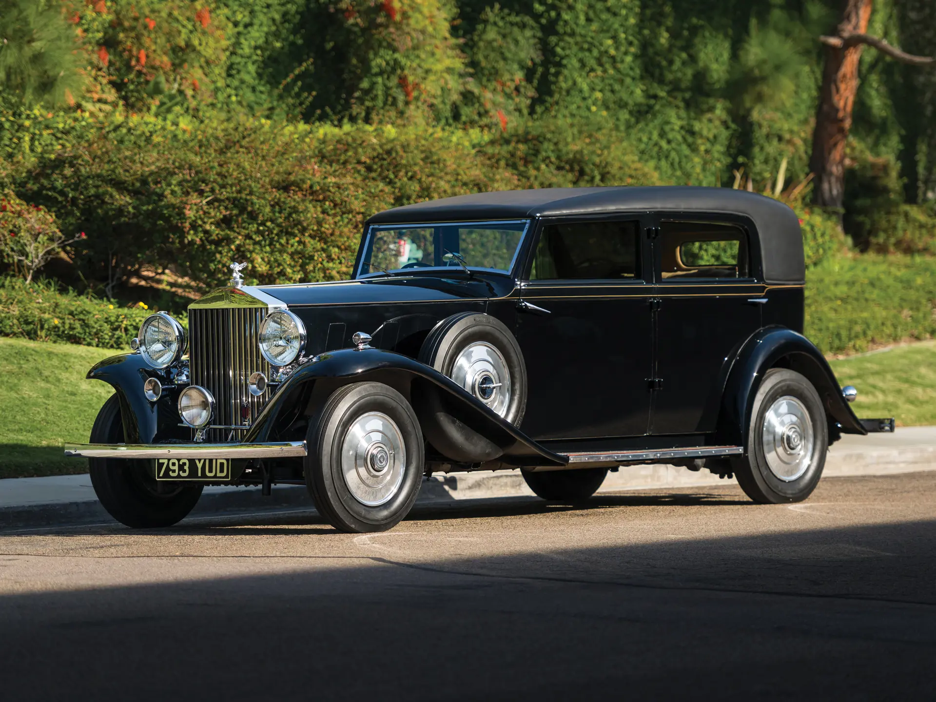 1936 Rolls-Royce Phantom III Limousine sold for $128,800