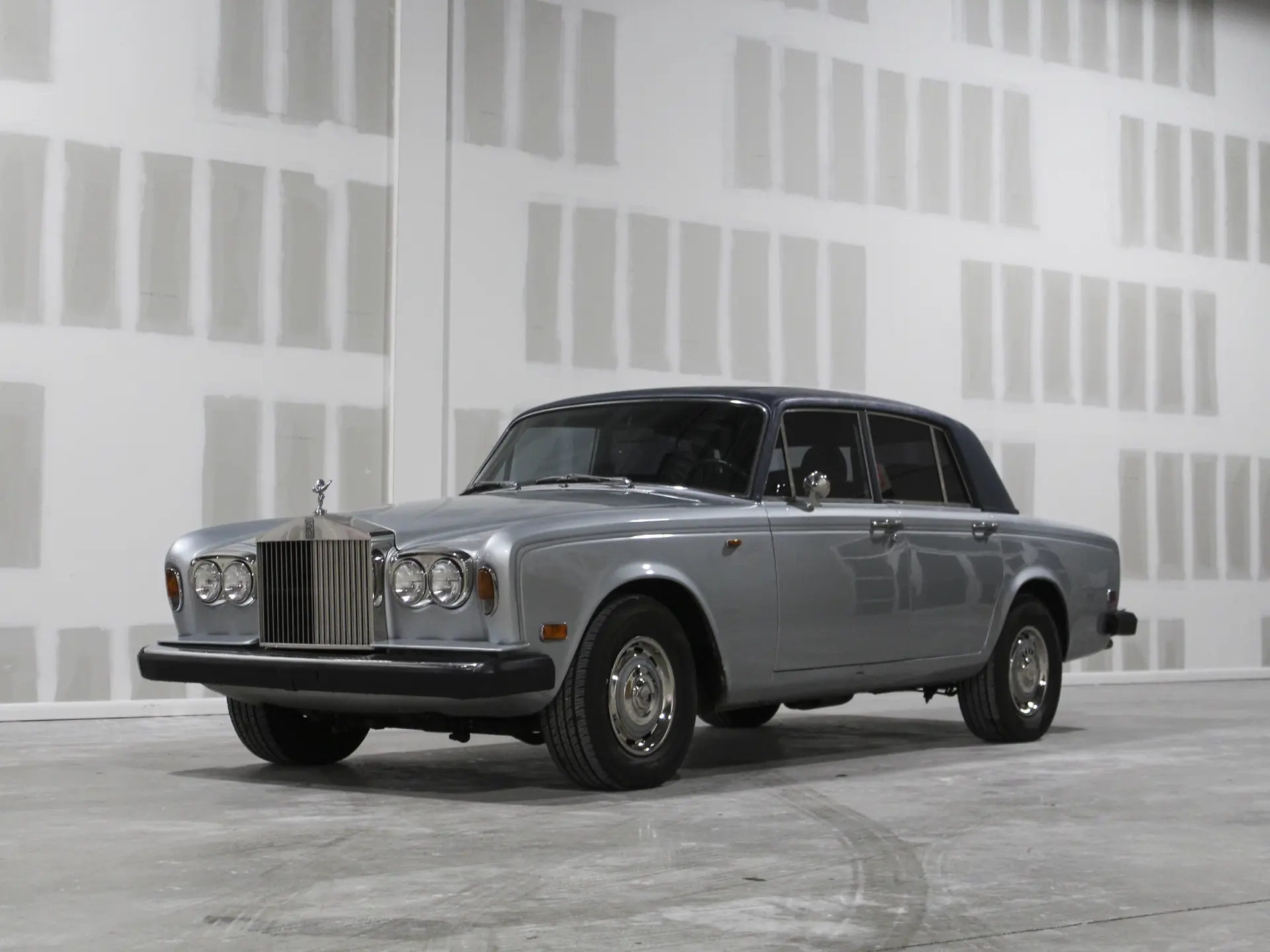1976 Rolls-Royce Silver Shadow II sold for $12,650