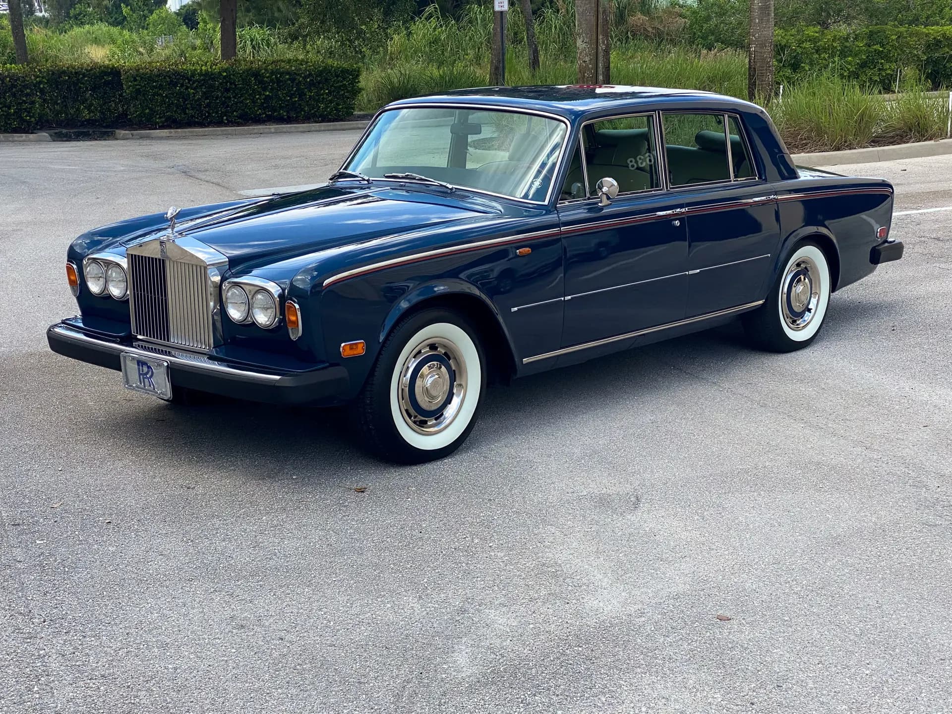 1976 Rolls-Royce Silver Shadow sold for $22,000