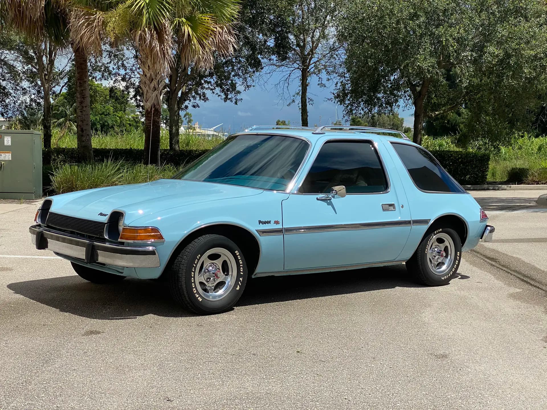 1977 AMC Pacer D/L sold for $7,975